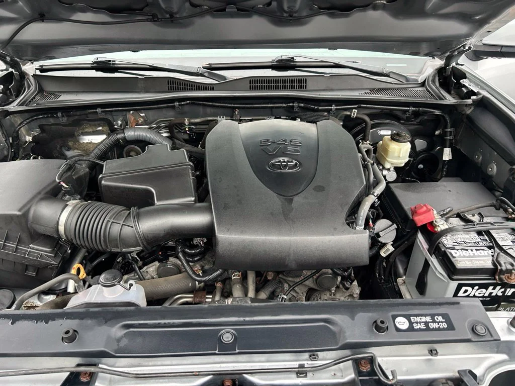 Used 2017 Silver Toyota SR5 image 25