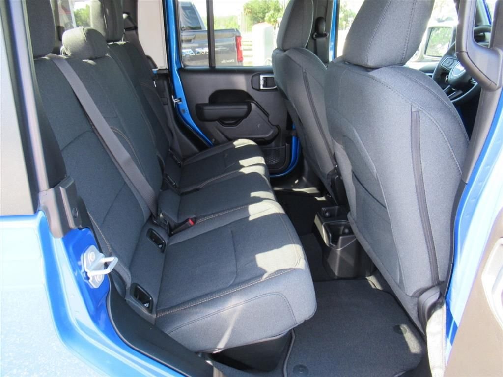 New 2026 Hydro Blue Pearl-Coat Exterior Paint Jeep Sport S image 27