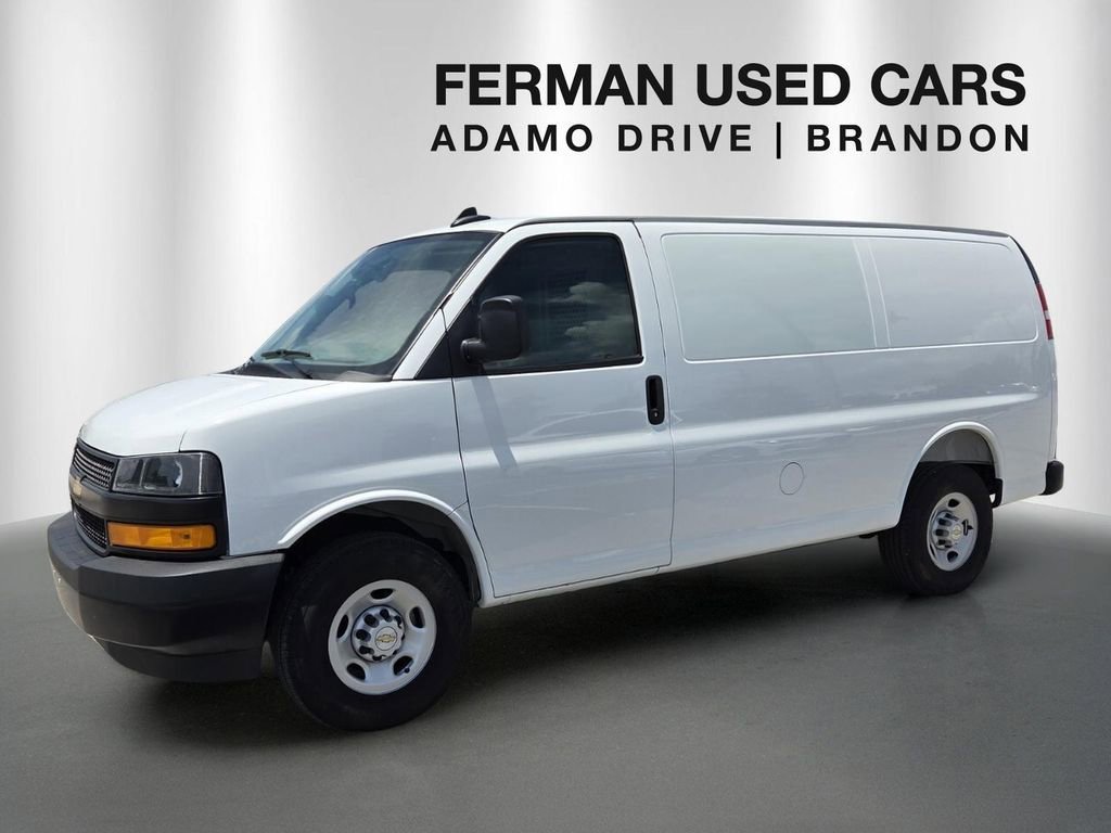 2025 Chevrolet Express 2500 Work Van HD's photo