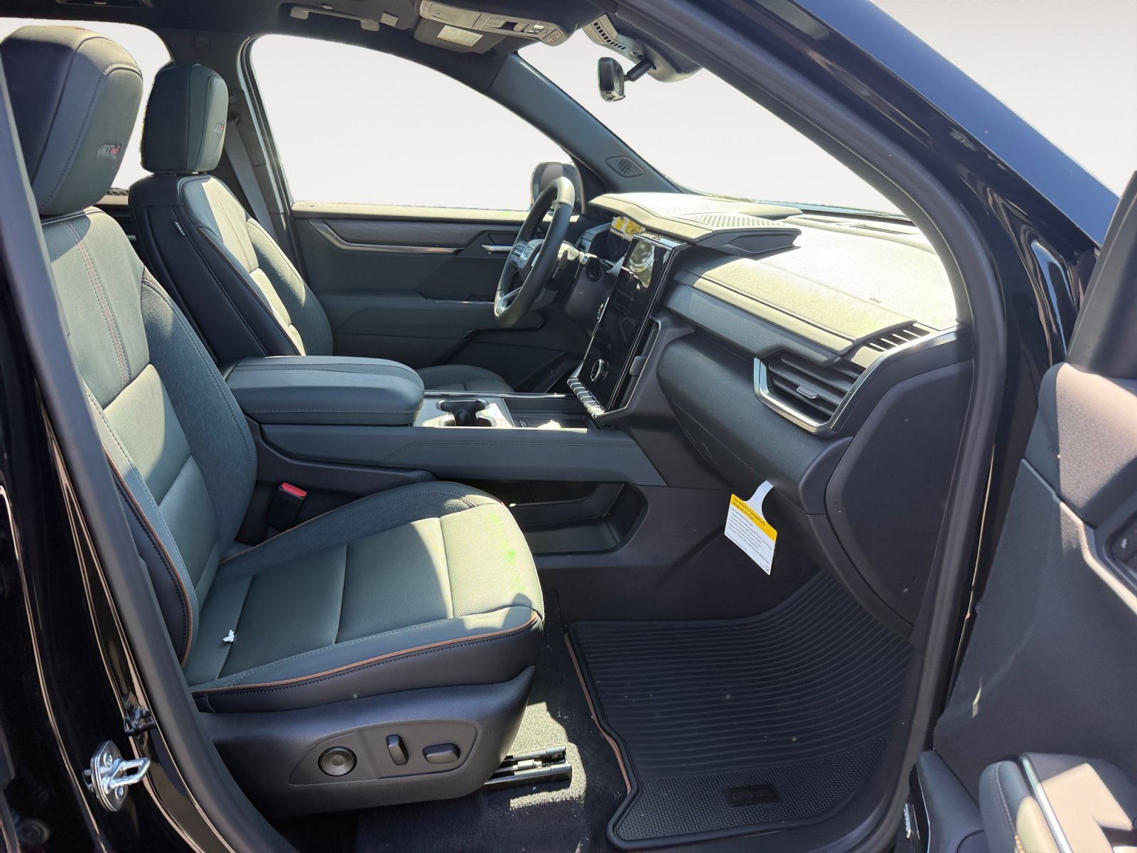 2026 GMC Acadia AT4 - Photo 19