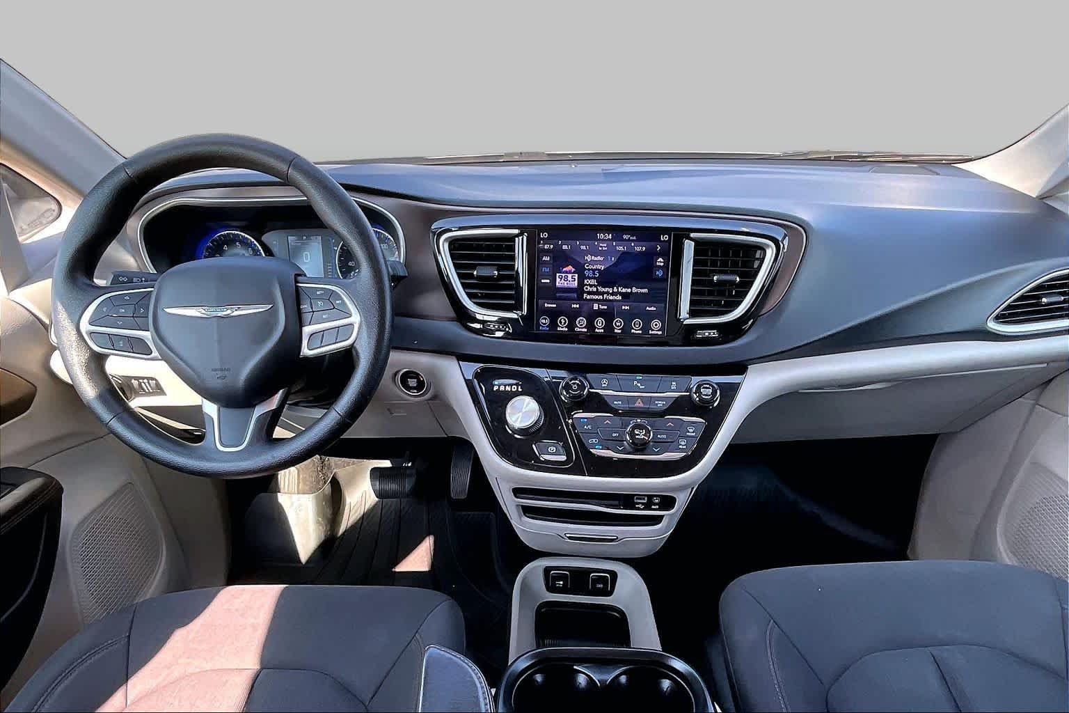 Used 2019 Billet Silver Metallic Clearcoat Chrysler Touring Plus image 14