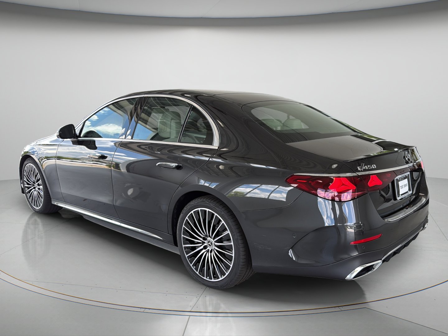 New 2026 Graphite Grey Metallic Mercedes-Benz E 450 image 3