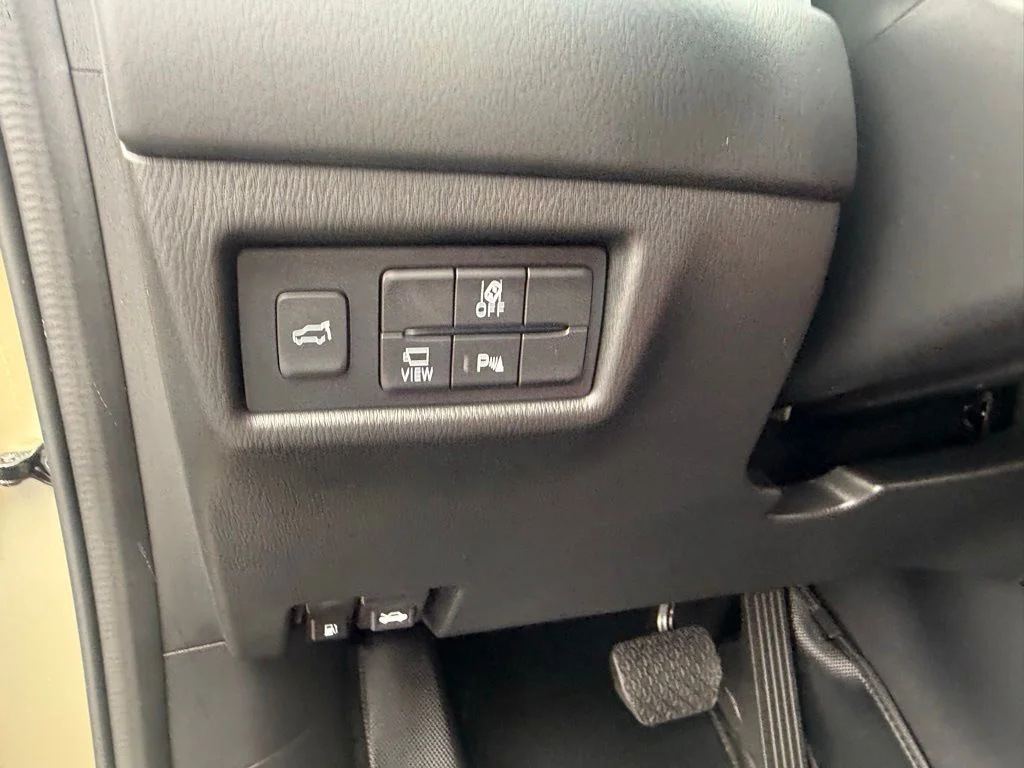 Certified Used 2025 Beige Mazda 2.5 Carbon Turbo image 13