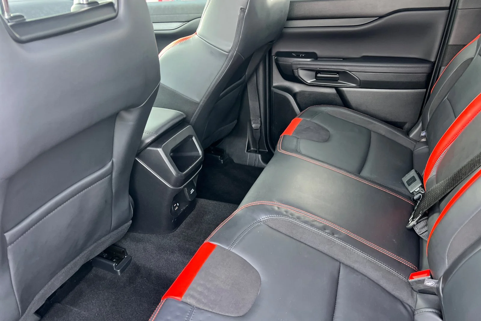 Used 2024  Ford Raptor image 10