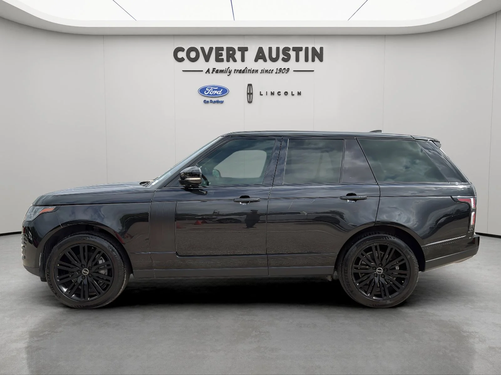 Used 2019  Land Rover 3.0L V6 Supercharged image 2