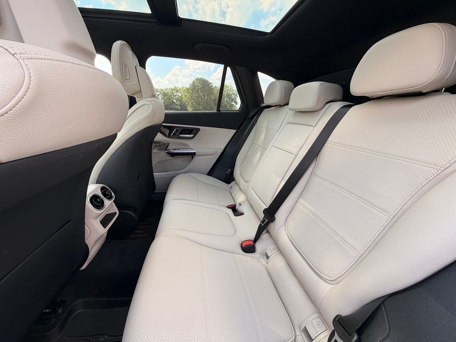 Certified Used 2025 MANUFAKTUR Moonlight White Metallic Mercedes-Benz GLC 300 image 14
