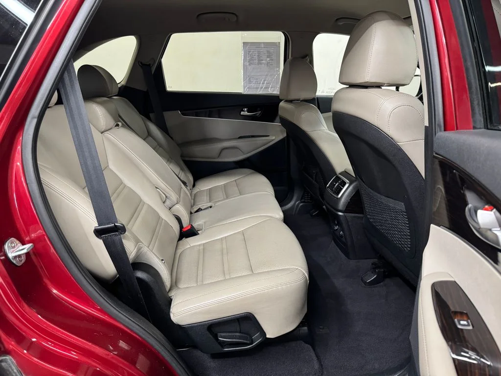 Used 2019 Red Kia EX image 27
