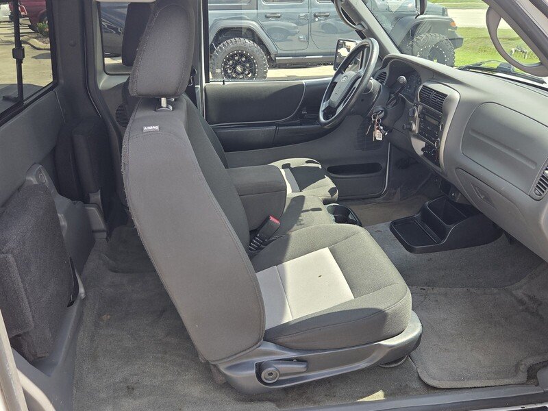 Used 2011 Oxford White FORD 4WD 4DR SUPERCAB 126" XLT image 16