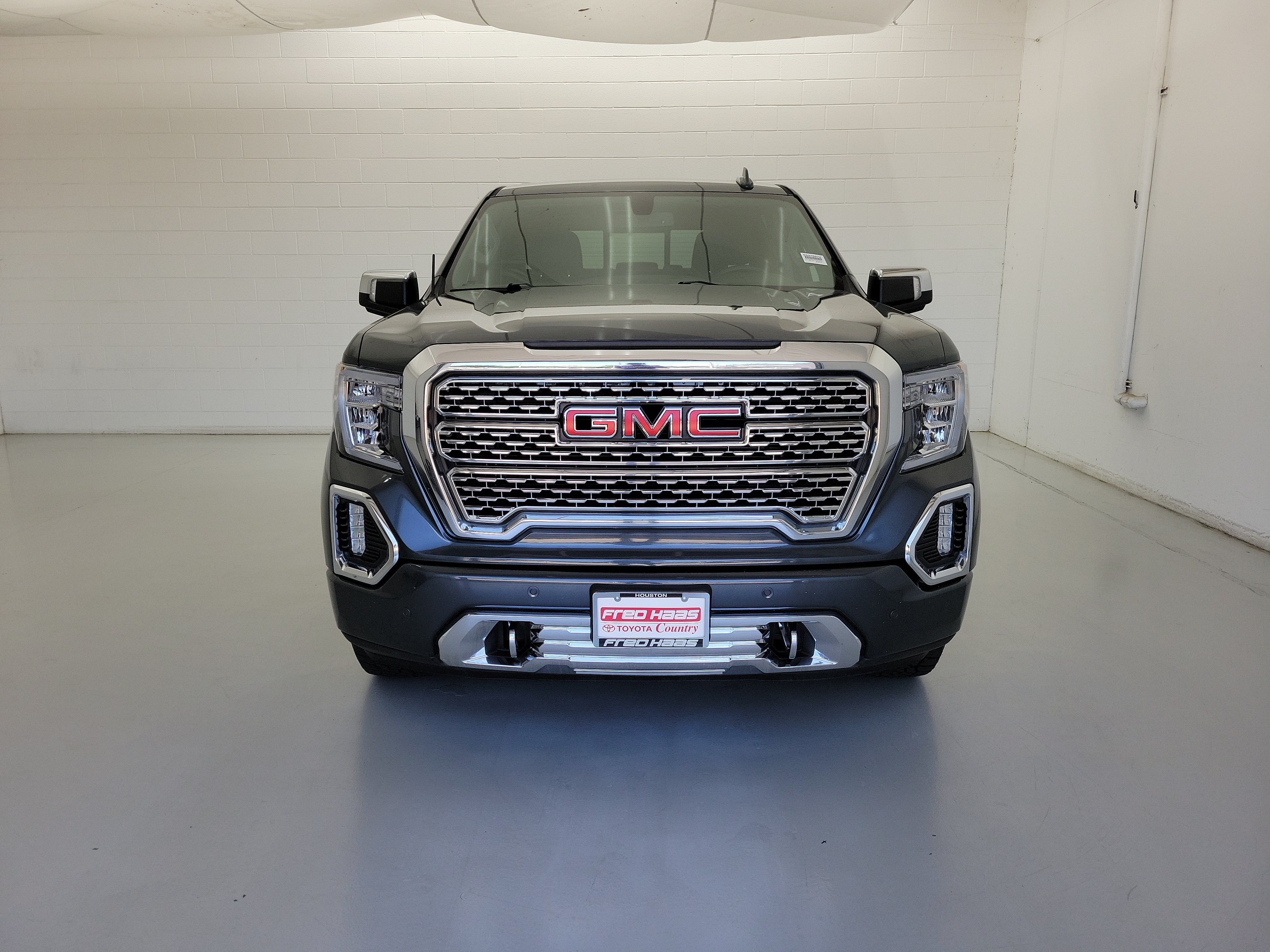 Used 2020 Dark Sky Metallic GMC Denali image 3