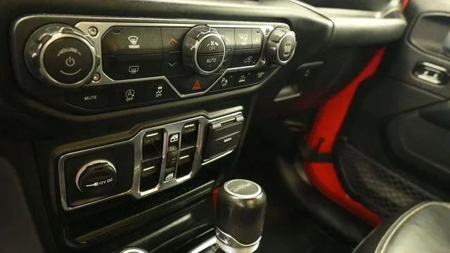 Used 2020 Red Clearcoat Jeep Overland image 18