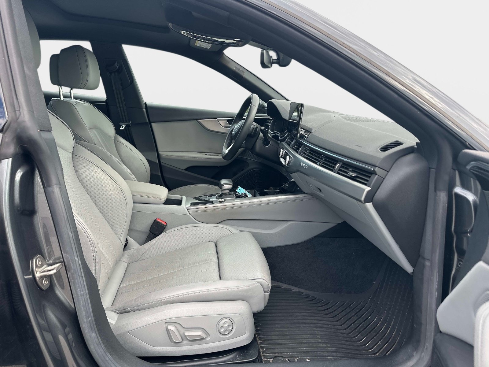 Used 2023 Daytona Gray Pearl Effect Audi S line Premium Plus image 7
