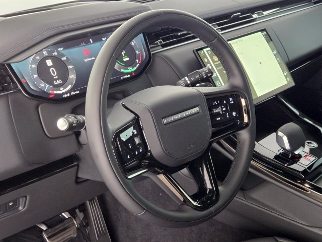 New 2026 Santorini Black Land Rover Dynamic SE image 21