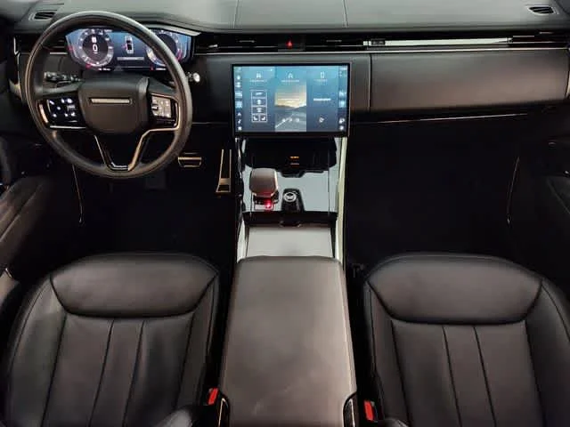 Used 2025 Santorini Black Metallic Land Rover Dynamic SE image 4