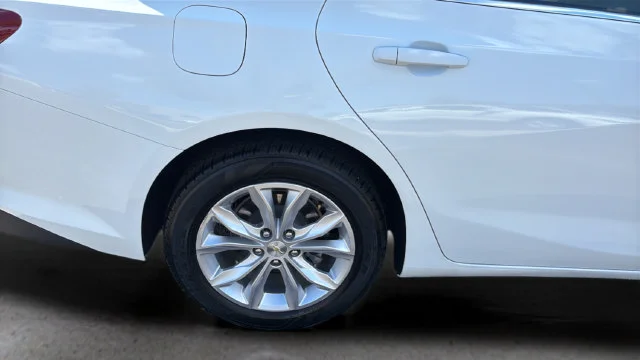 Used 2019 SUMMIT WHITE Chevrolet LT image 31