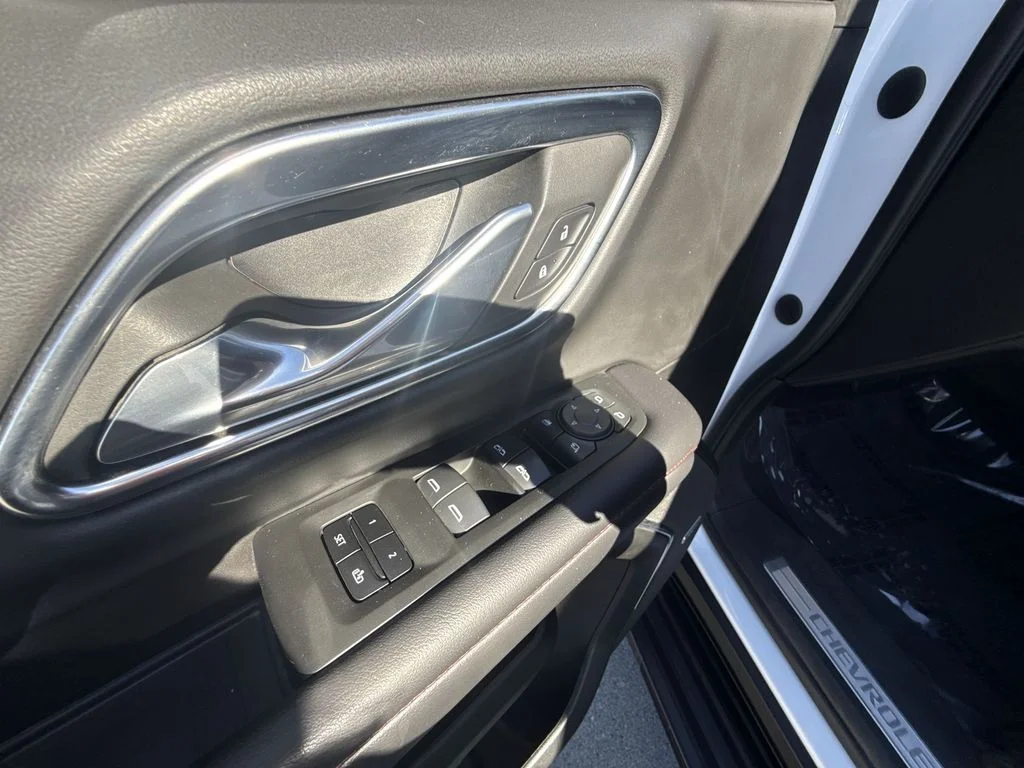 Used 2022 White Chevrolet RST image 13