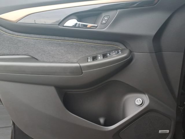 New 2026 Mosaic Black Metallic Chevrolet ACTIV image 13