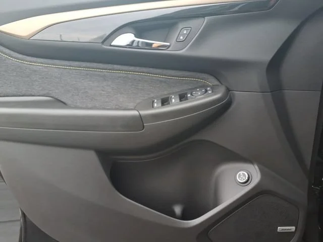 New 2026 Mosaic Black Metallic Chevrolet ACTIV image 13