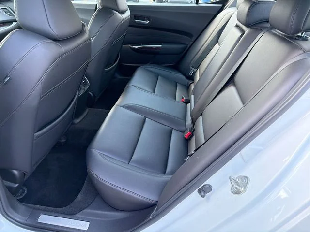 Used 2016 White Acura V6 image 25