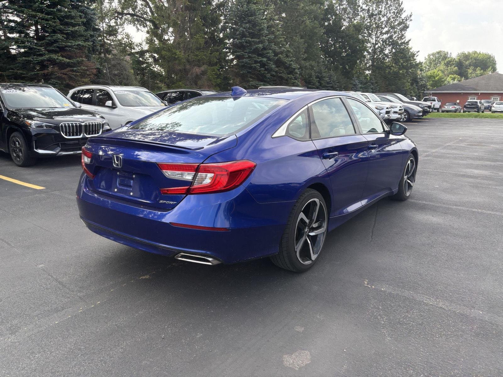 Used 2019 Still Night Pearl Honda Sport image 7