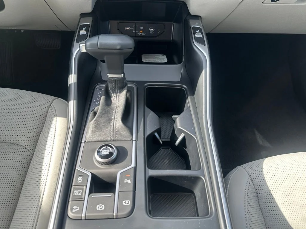 New 2026 White Kia S image 15
