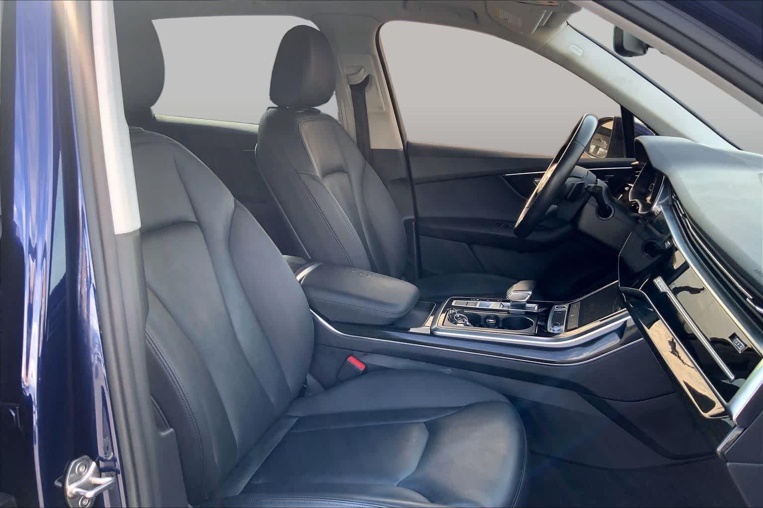 Used 2022 Mythos Black Metallic Audi Premium image 9