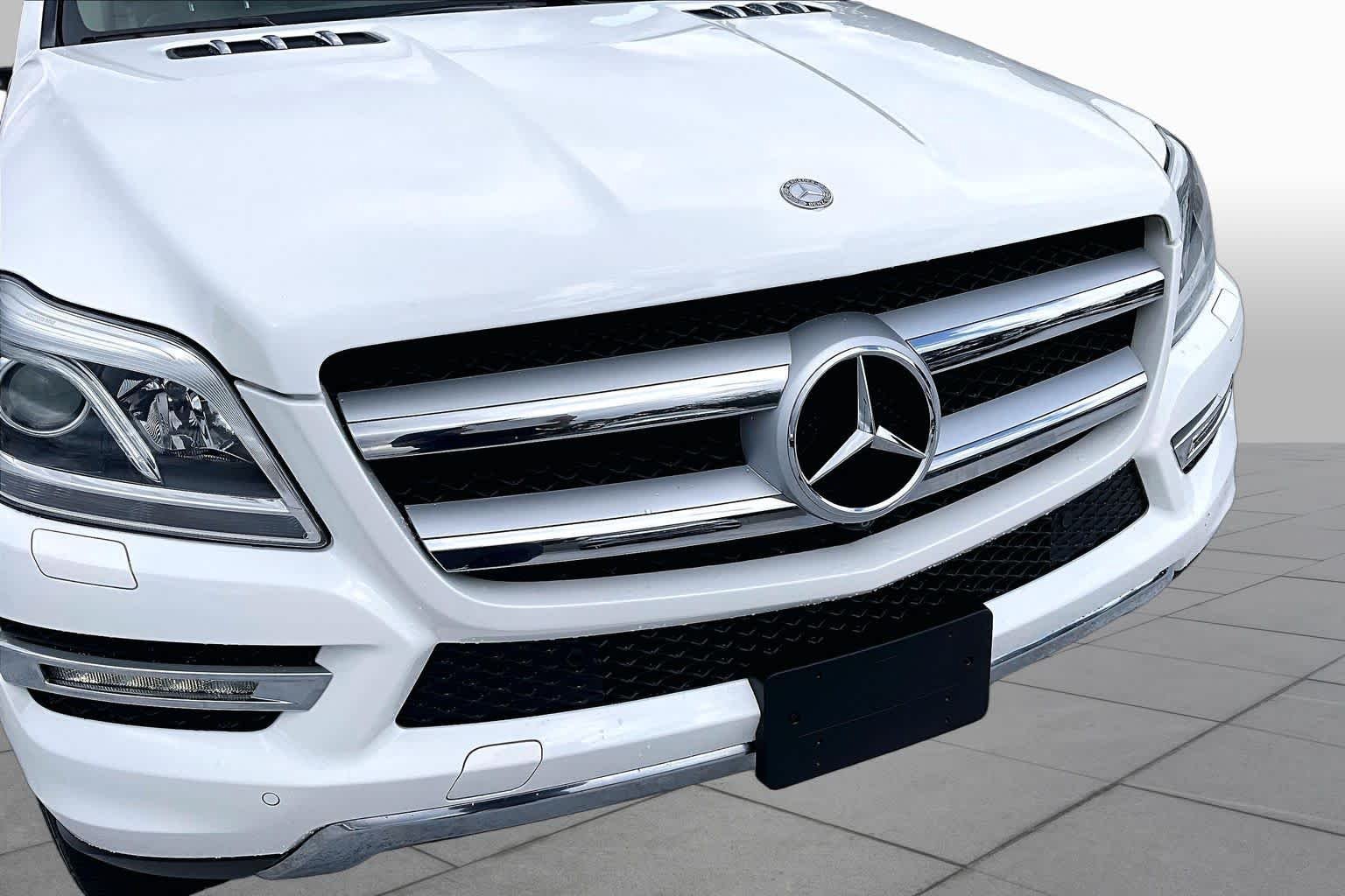 Used 2015 Polar White Mercedes-Benz GL 450 image 30