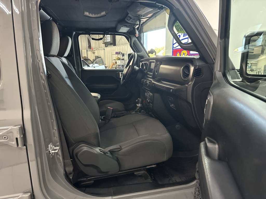 Used 2020 Gray Clearcoat Jeep Unlimited Sport S image 16