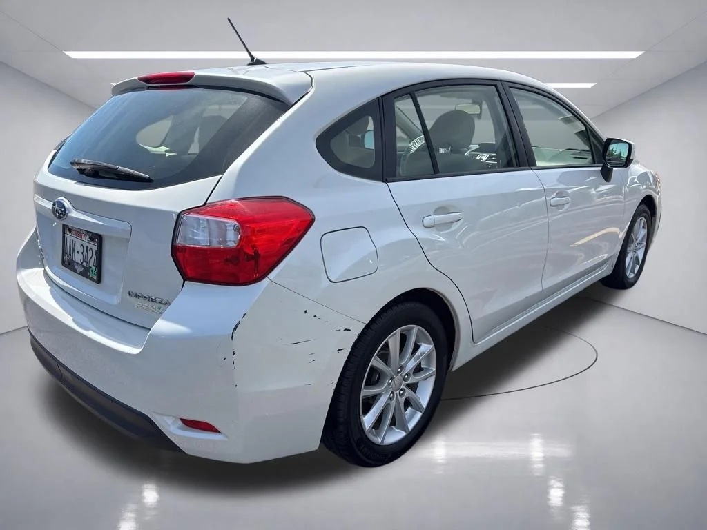 Used 2014 Satin White Pearl Subaru 2.0i Premium image 6