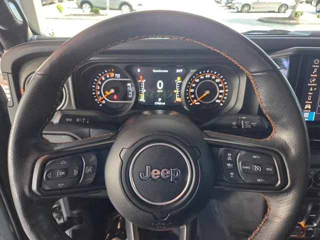Used 2024 Gray Jeep Mojave image 29