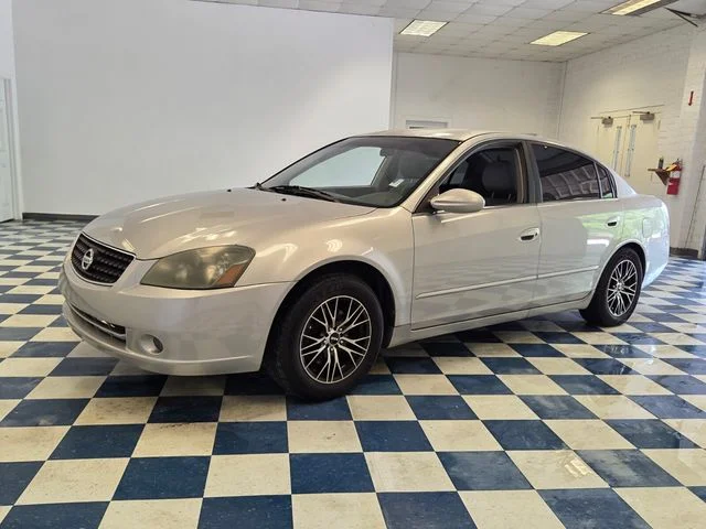 Used 2006 Silver Nissan 2.5 S image 3