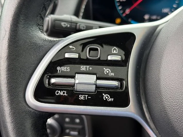 Used 2022 Black Mercedes-Benz GLB 250 image 25
