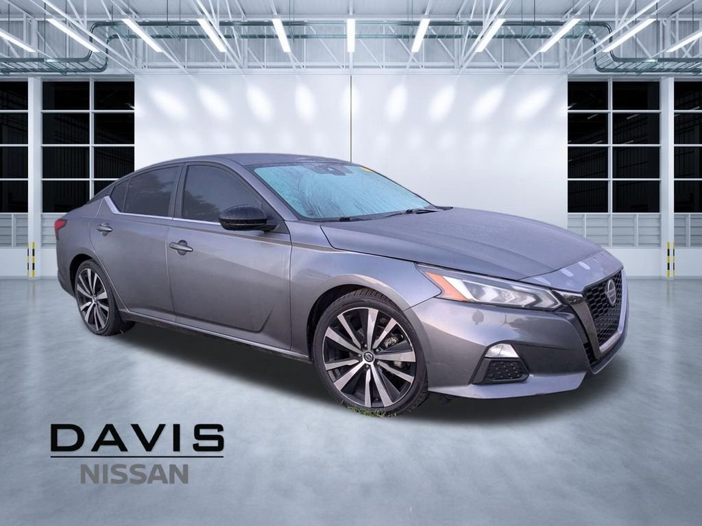2022 Nissan Altima SR