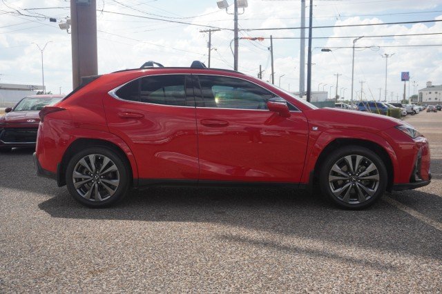 Used 2024  Lexus UX 250h F SPORT Handling image 4