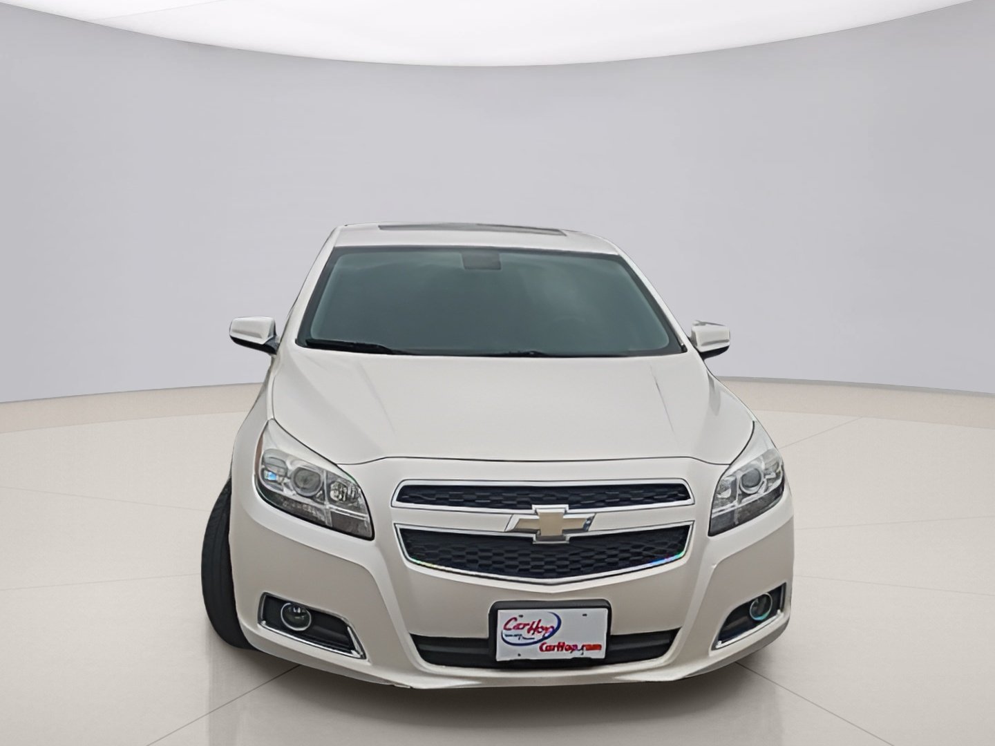 Used 2013 White Chevrolet ECO 2SA image 8