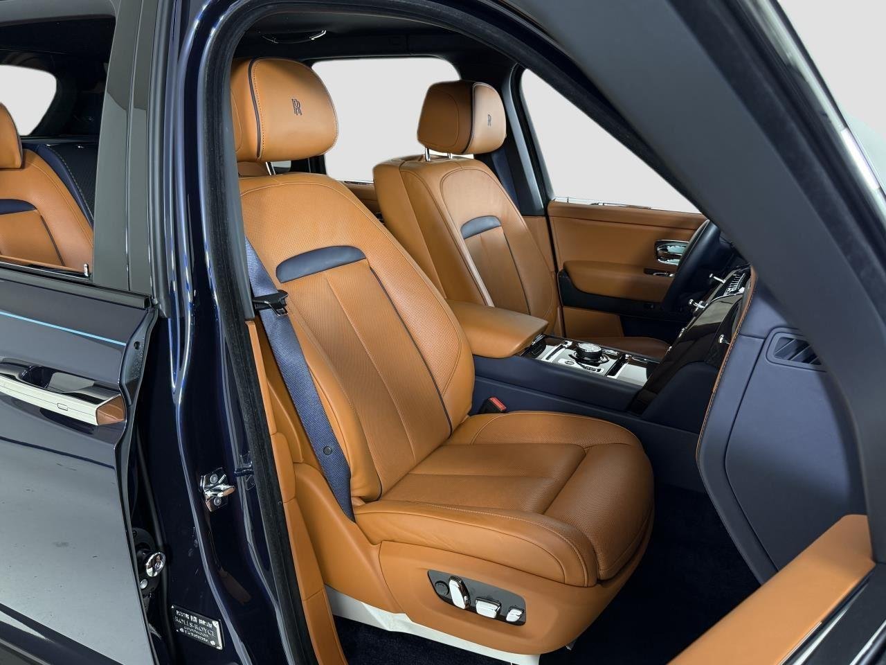 Used 2022 Midnight Blue Rolls-Royce Black Badge | Executive Rear Seating | Rear Entertainment image 39