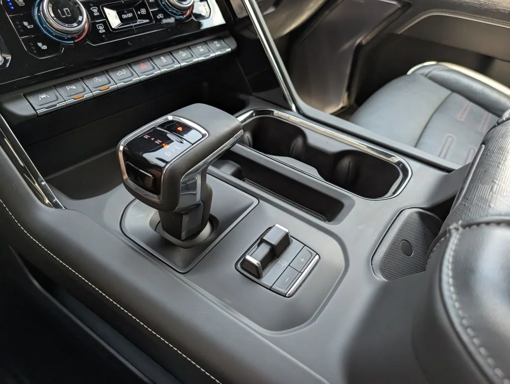 Used 2023 White GMC AT4X image 18