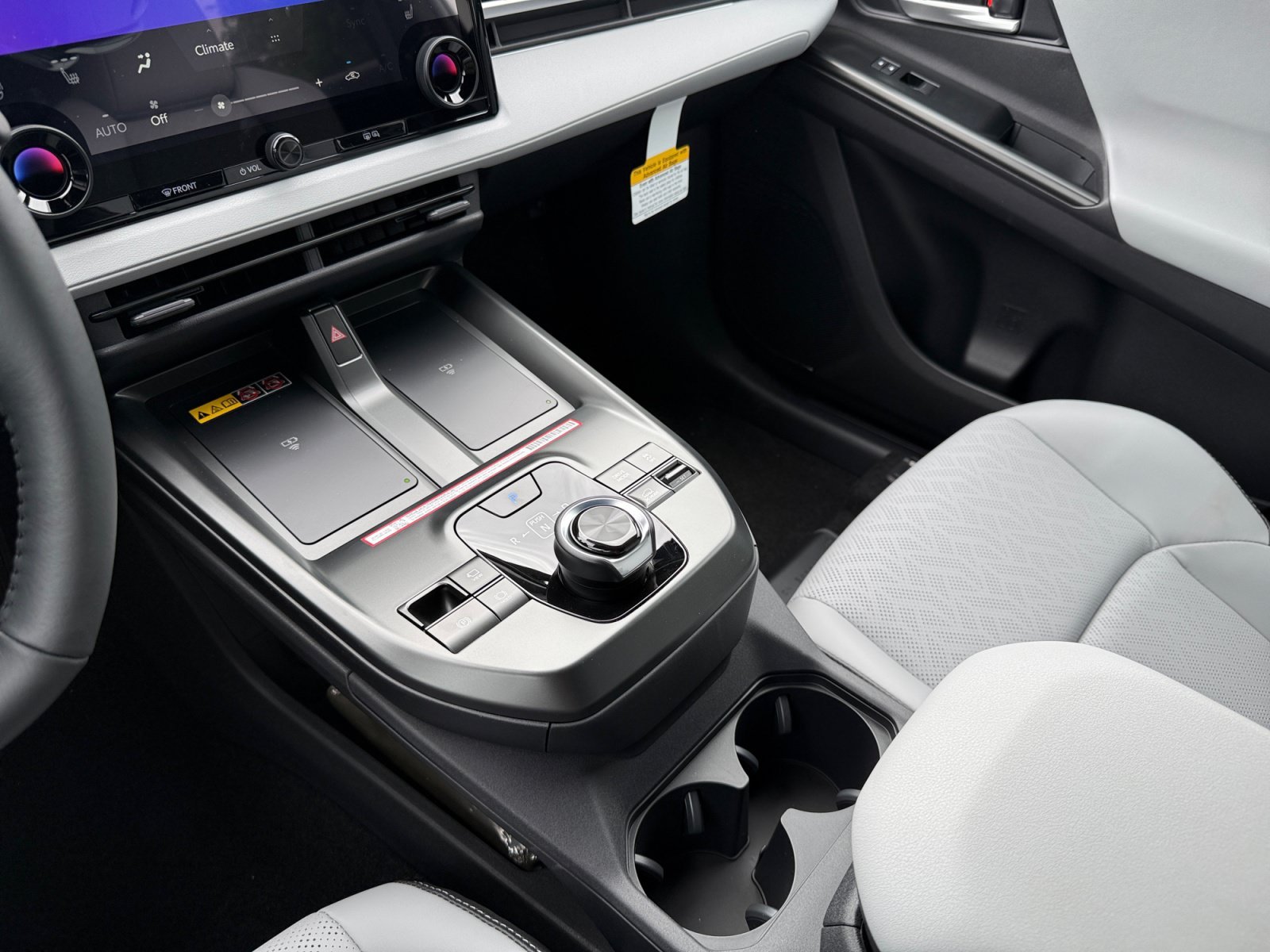 New 2026 CRYSTAL WHITE PEARL Subaru Limited image 13