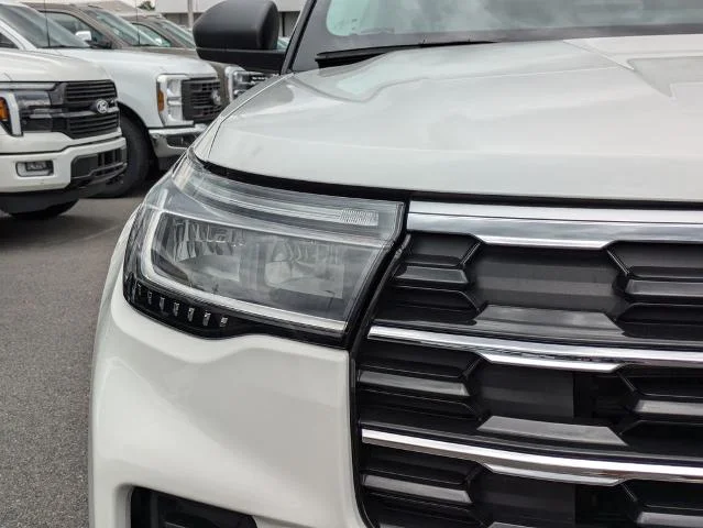 New 2026 Star White Metallic Tri-Coat Ford Active image 43