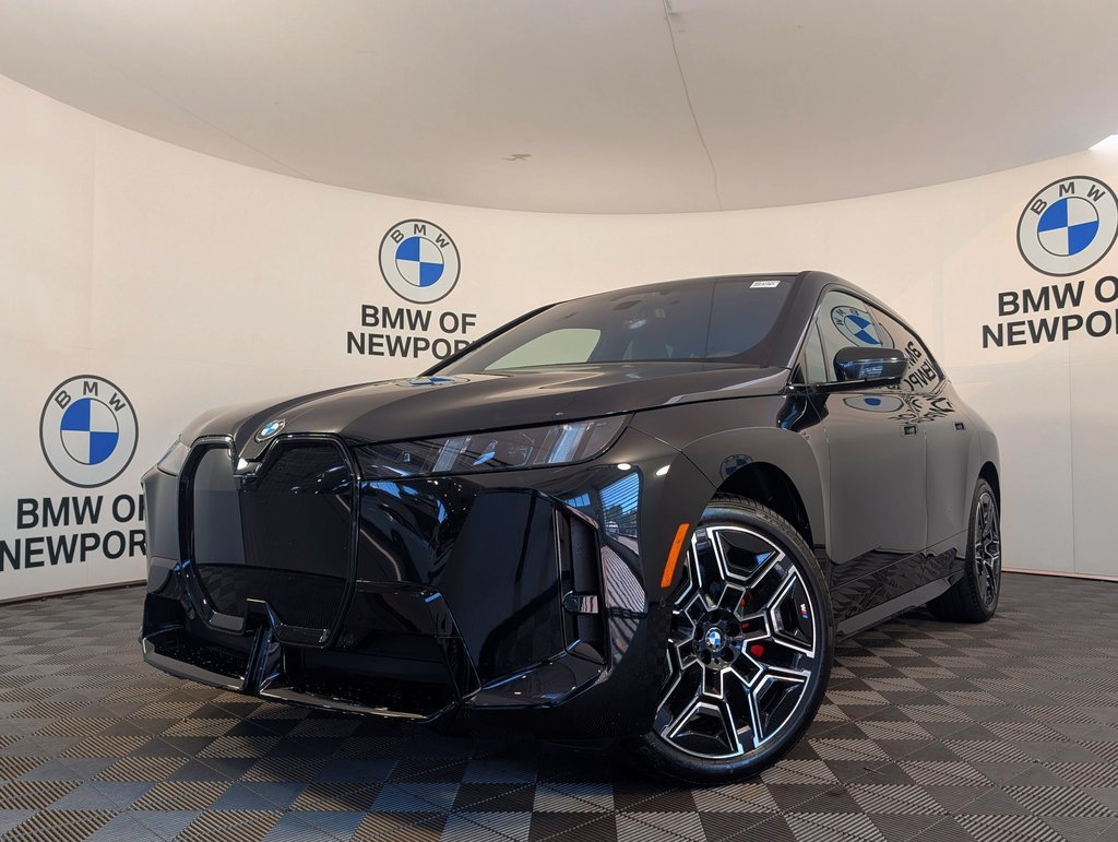 Used 2026 Black BMW xDrive60 image 1
