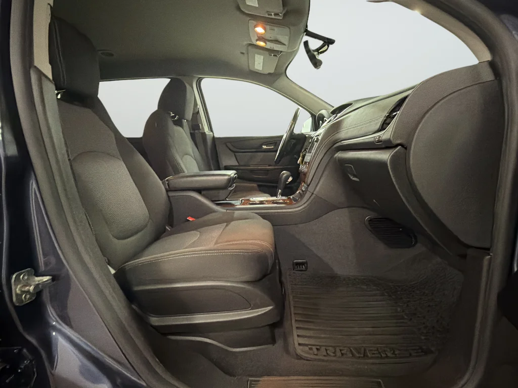 Used 2014 Blue Chevrolet LT image 25
