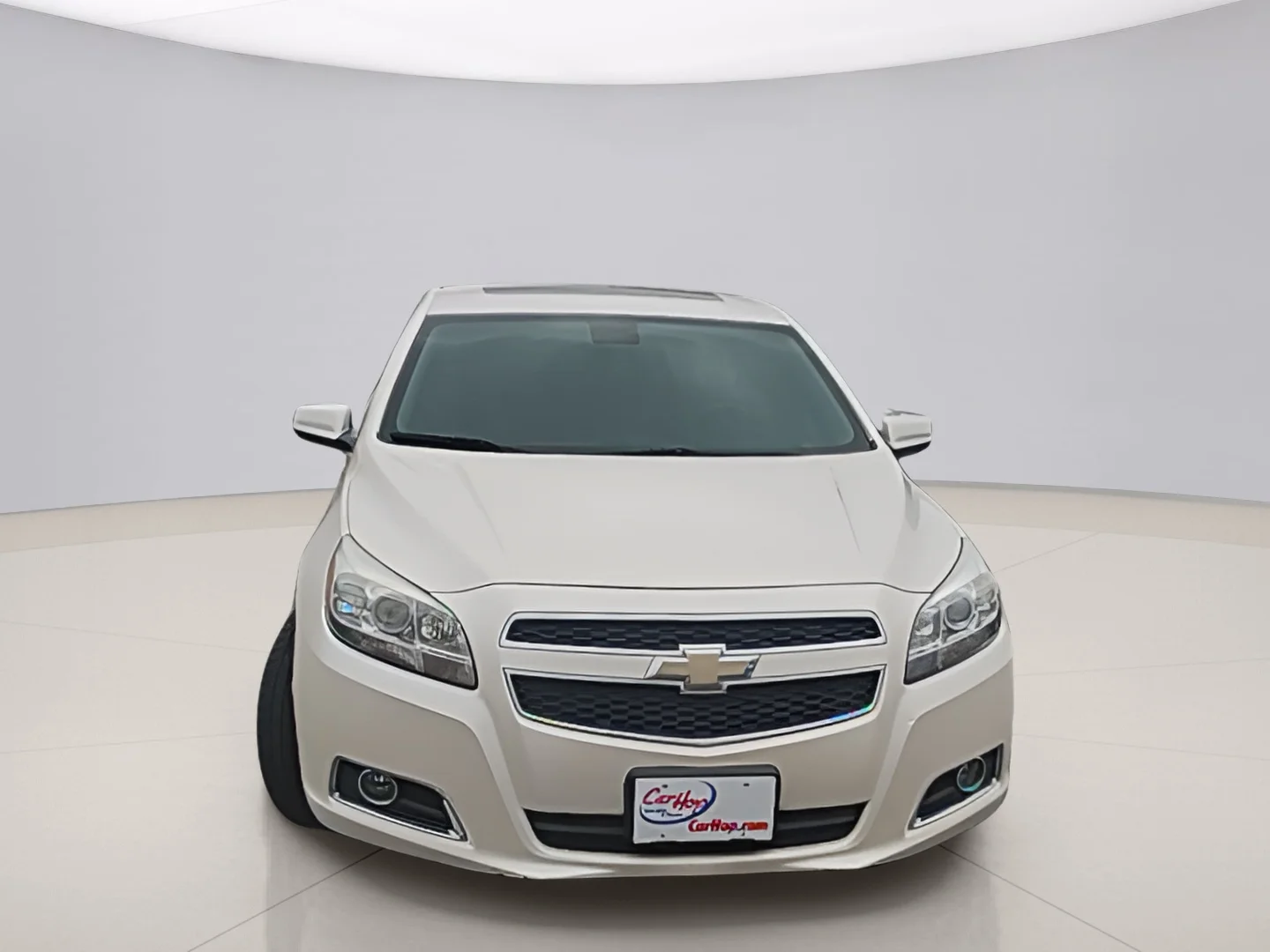 Used 2013 White Chevrolet ECO 2SA image 8
