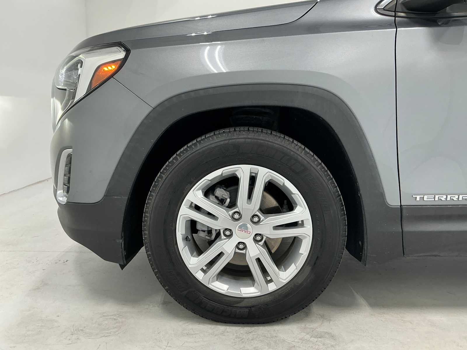 Used 2020 Satin Steel Metallic GMC SLE image 8