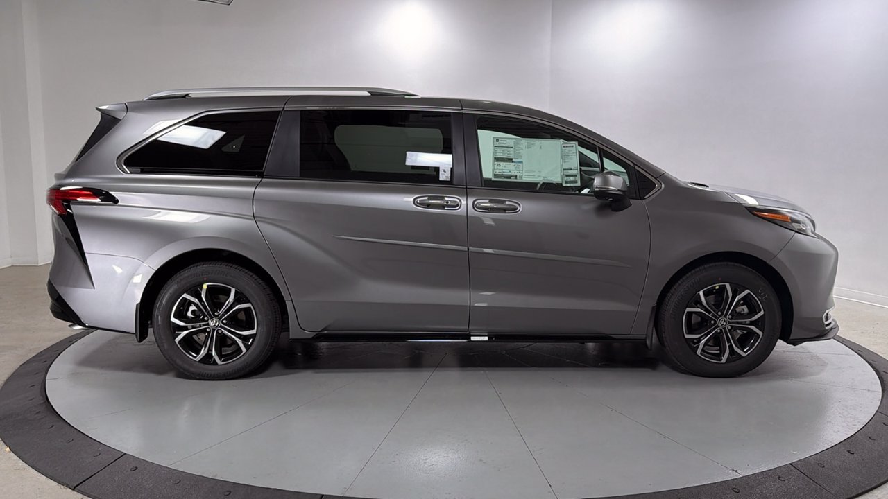 New 2026 Heavy Metal <sup>1</sup> Toyota  Platinum image 6