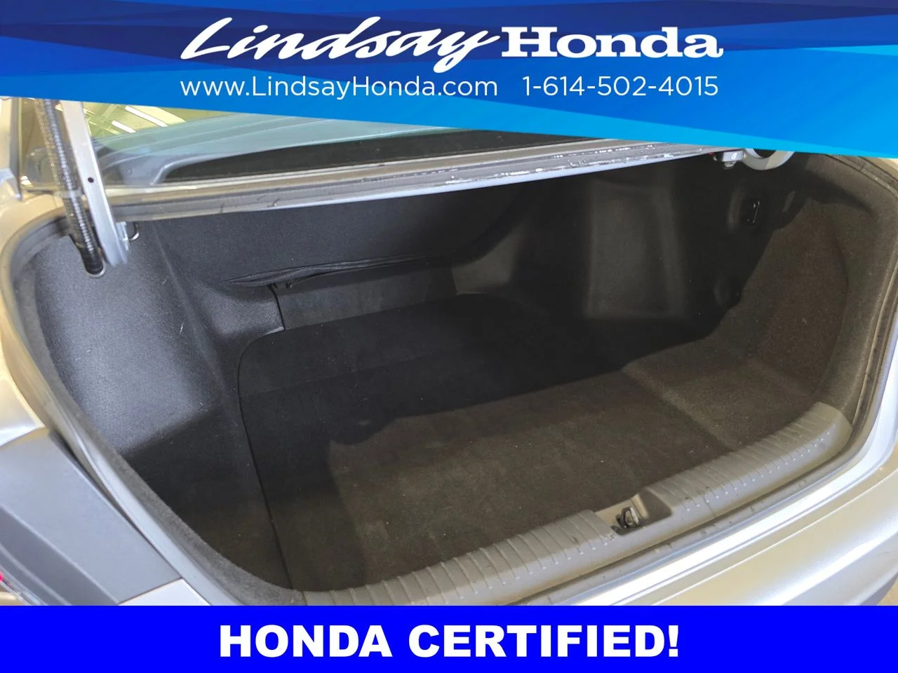 Certified Used 2023 Lunar Silver Metallic Honda LX image 7