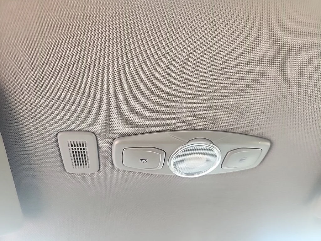 Used 2018 White Ford XL image 22