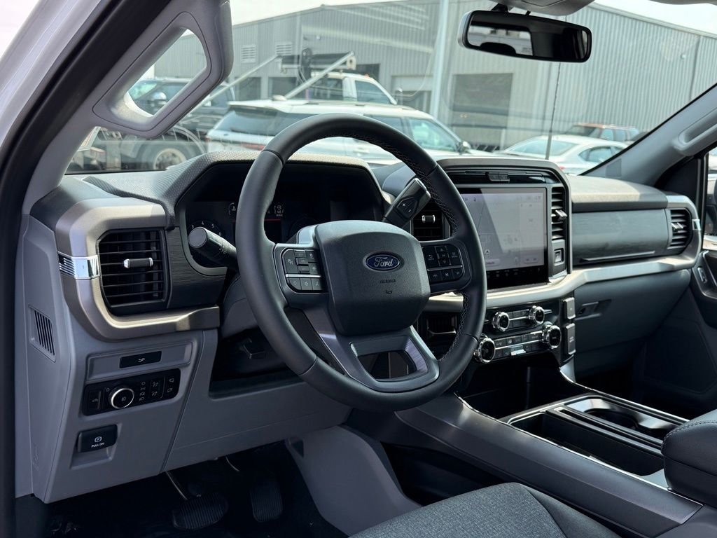 New 2026 Oxford White Ford XLT image 4