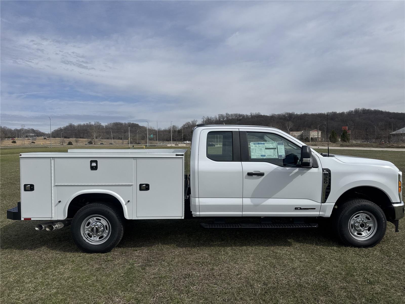New 2026 Oxford White Ford F-350® XL image 27