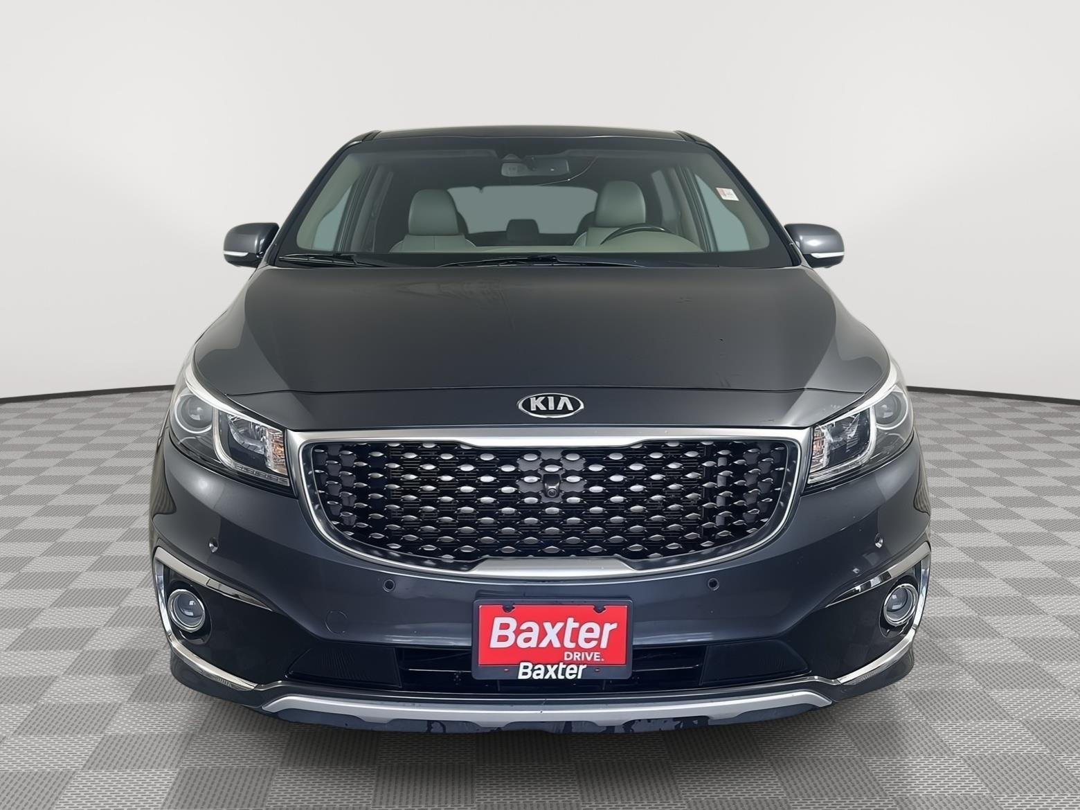 Used 2017 Platinum Graphite Kia SXL image 2