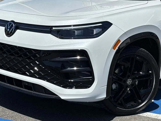 New 2026 Opal White W/Deep Black Roof Volkswagen 2.0T SE R-Line Black image 8