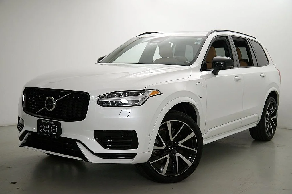 Certified Used 2023 Crystal White Volvo Ultimate image 2